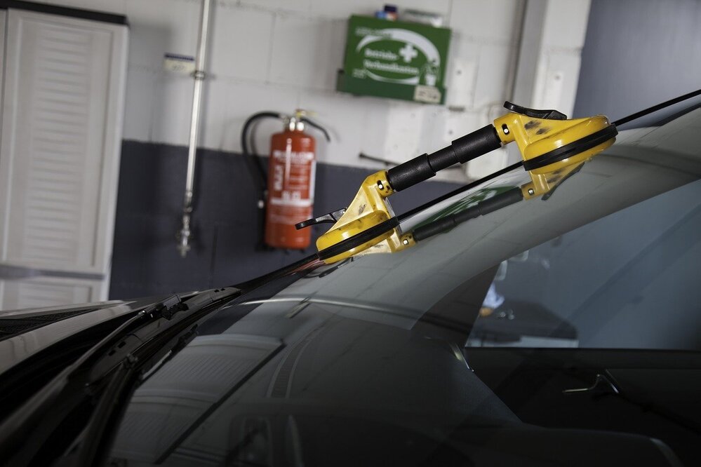 Car glass replacement